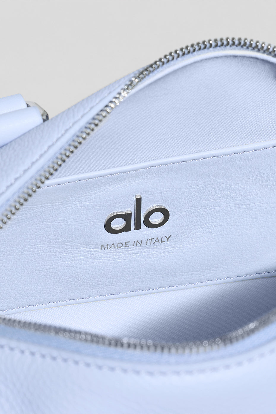 ALO Mini Voyage - Light Provence Blue Leather - Image 5