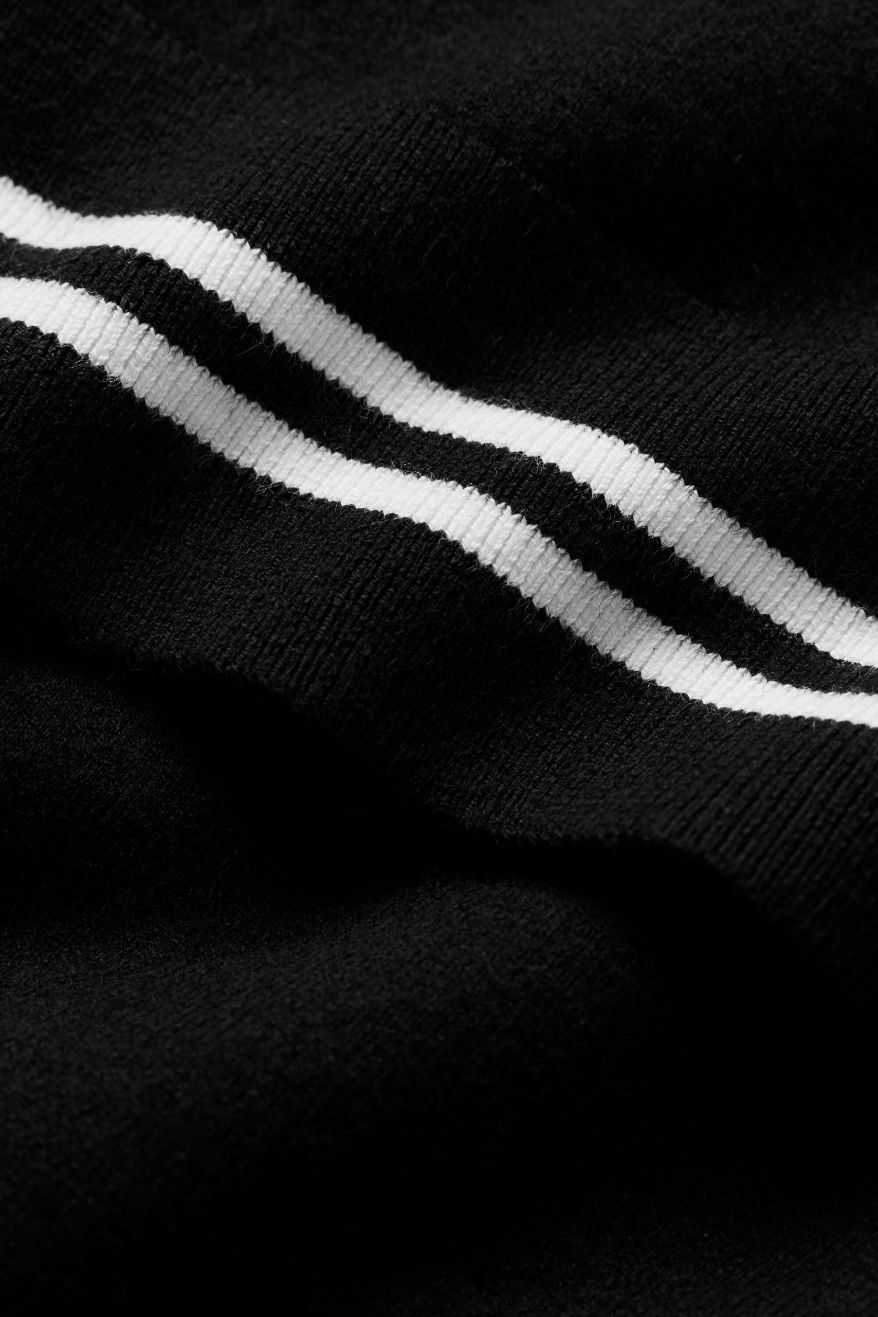 Cotton Cashmere My Serve Short Sleeve - Black/White - Image 5
