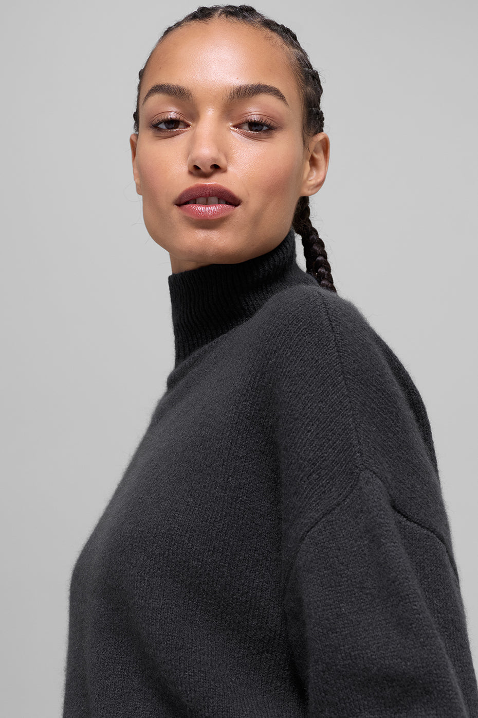 Wool Cashmere Cropped New Class Turtleneck Sweater - Black - Image 4