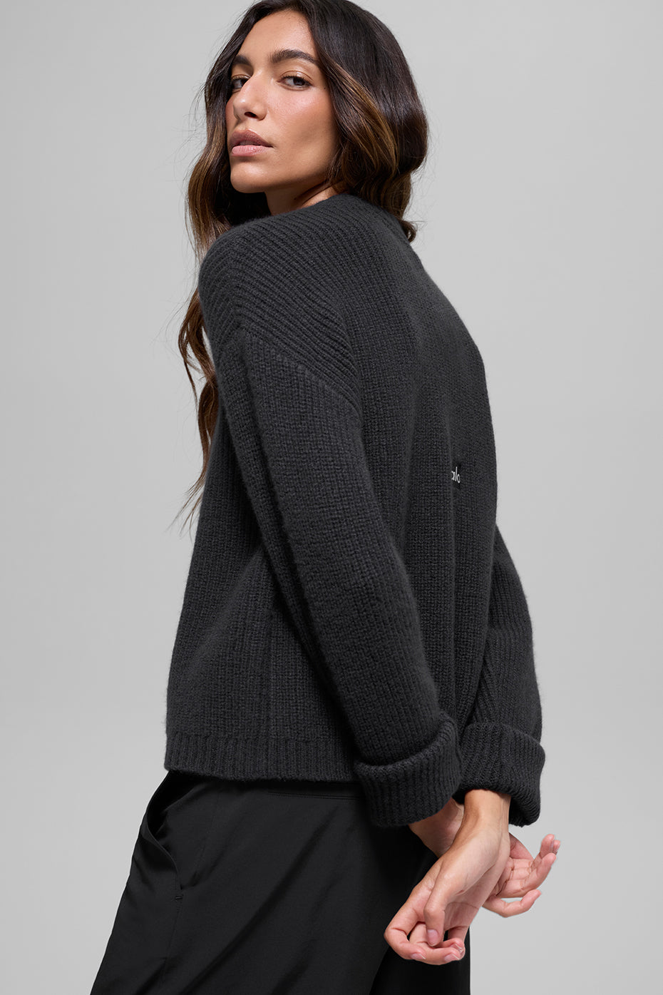 Wool Cashmere Ribbed Noble Crewneck Sweater - Black - Image 4