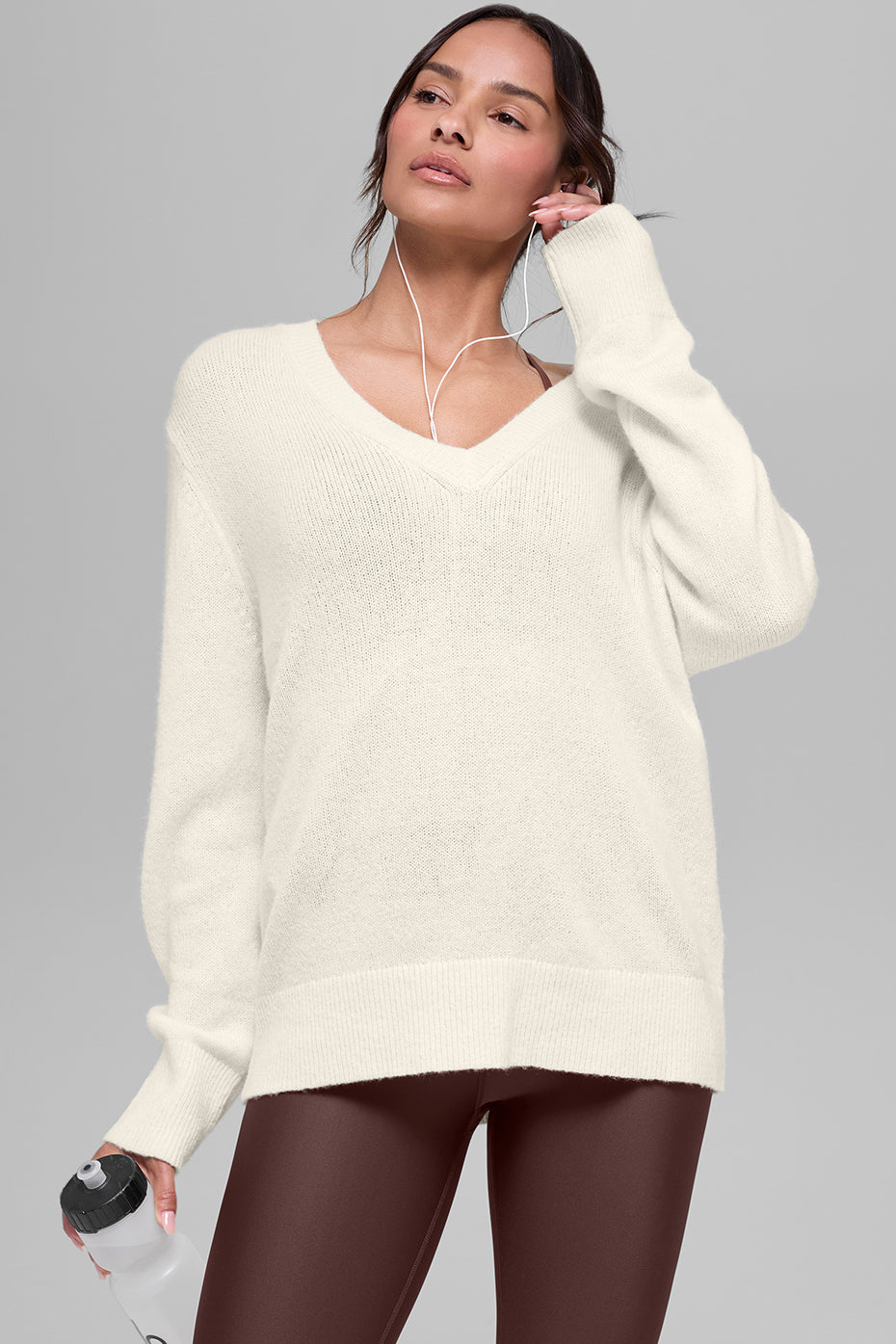 Wool Cashmere New Class Oversized V-Neck Sweater - Ivory - Image 4