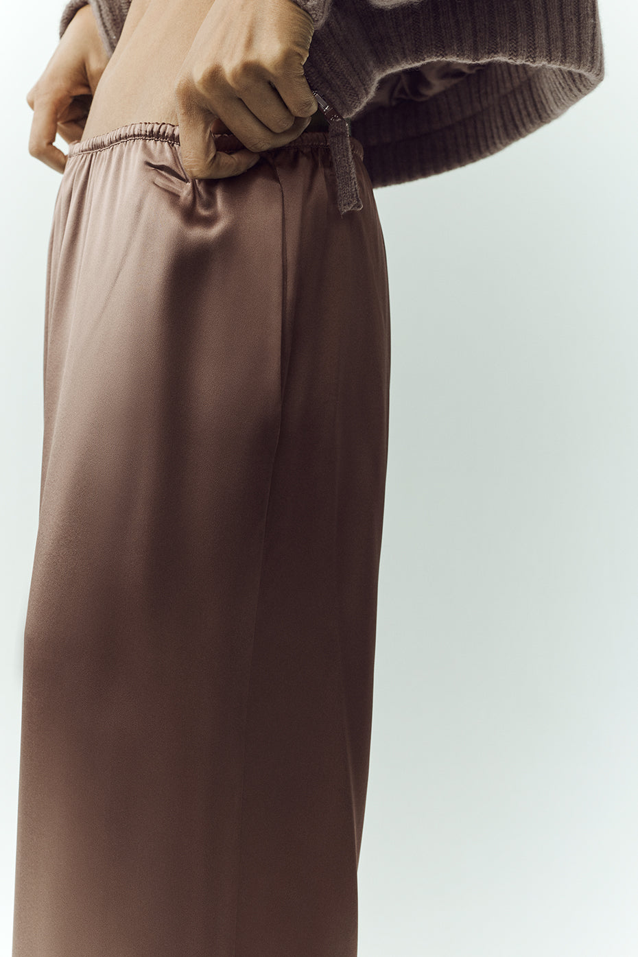 Silk Luminous Pant (Long) - Alpine Cocoa - Image 4