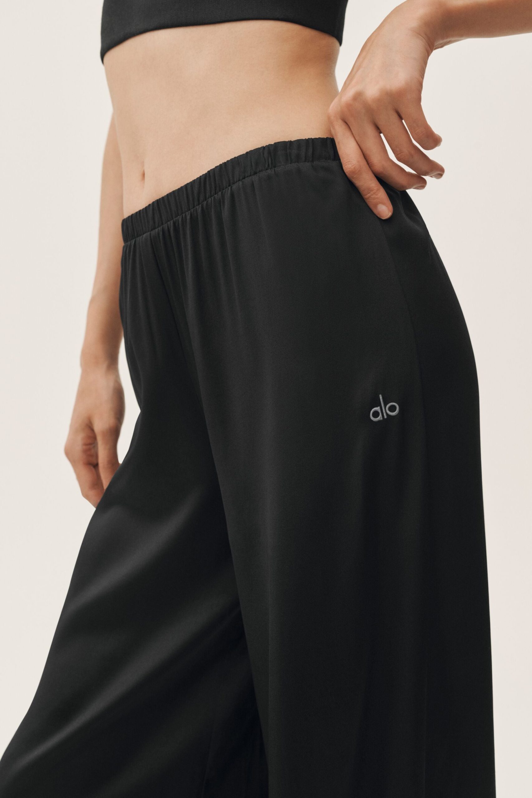 Silk Blend High-Waist Radiance Pant - Black - Image 3