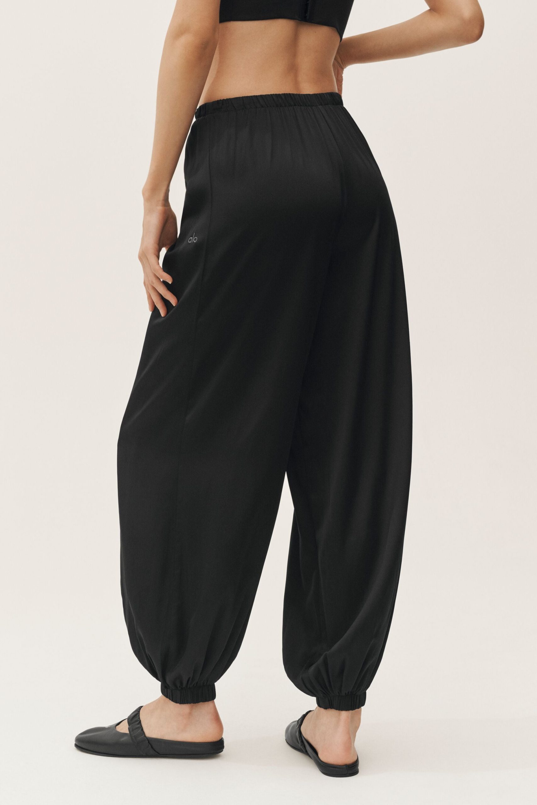 Silk Blend High-Waist Radiance Pant - Black - Image 2